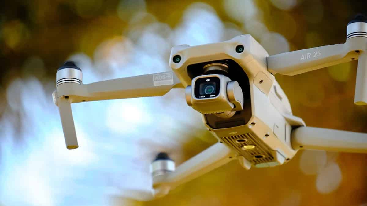 drone con mini cámara incorporada